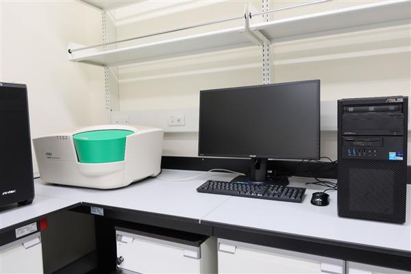 C4 數位精準核酸定量分析儀